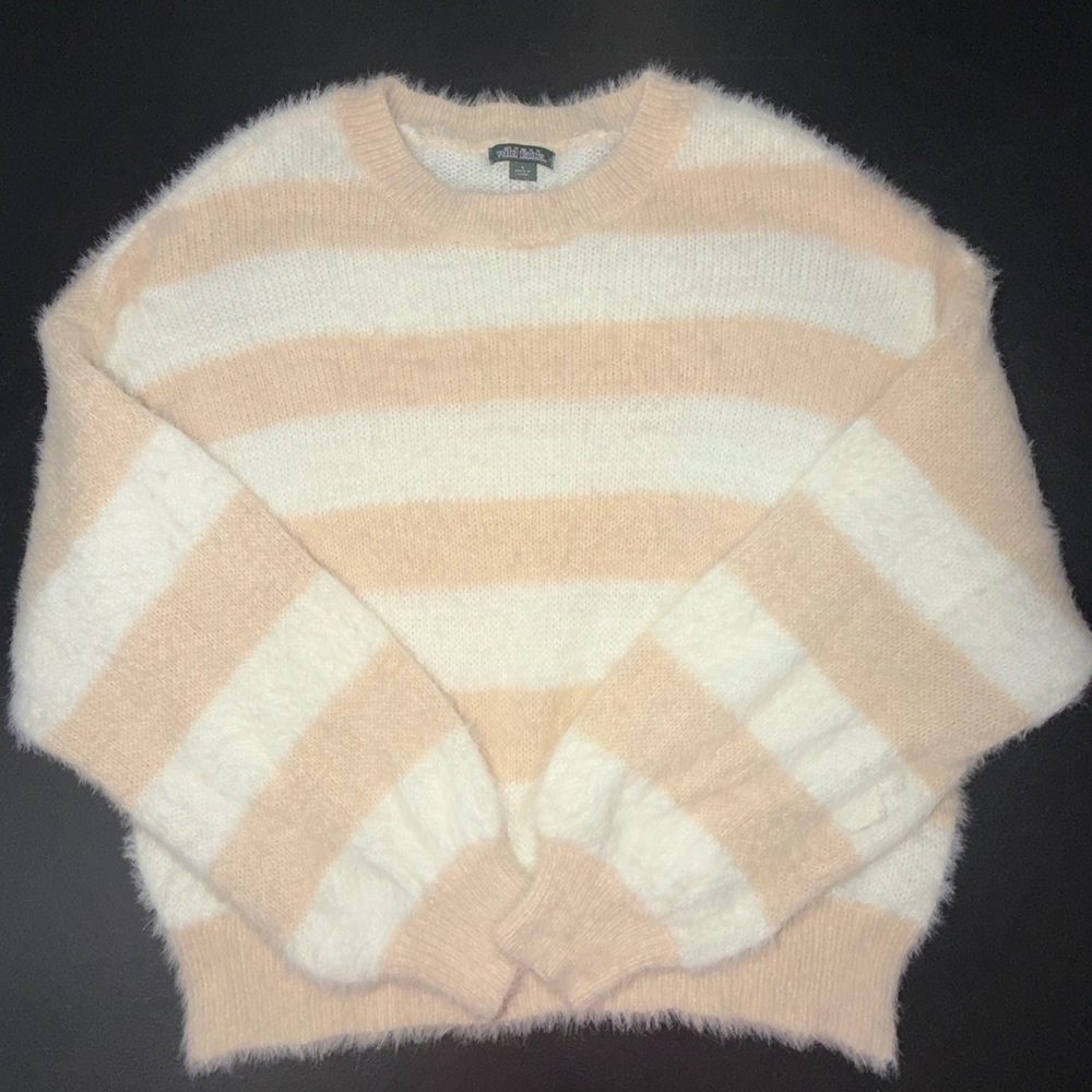 Wild Fable Sweater size small